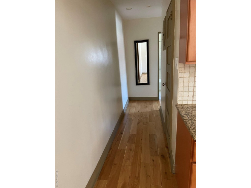 Baydale Co-Op. Renovated 1 Bedroom. Close to Shops, Bus, LIRR - photo 8