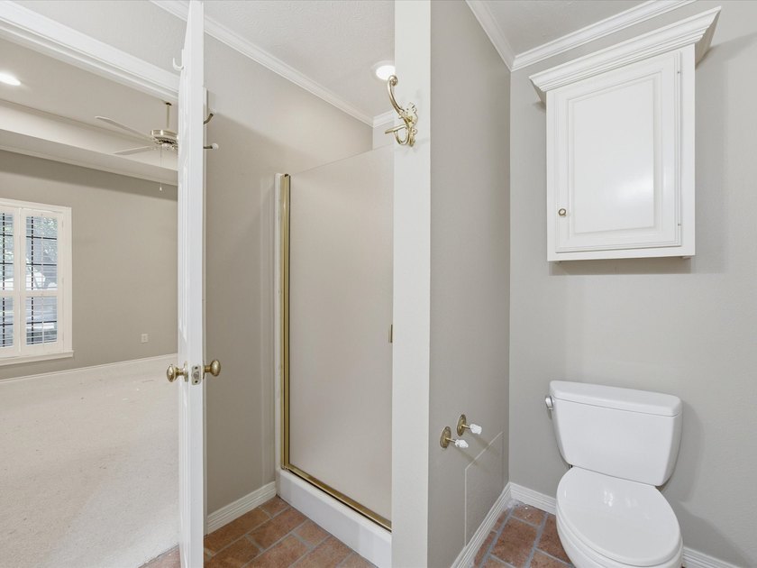 Nestled on over a third of an acre in a quiet cul-de-sac, this - photo 24