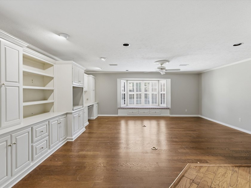 Nestled on over a third of an acre in a quiet cul-de-sac, this - photo 26