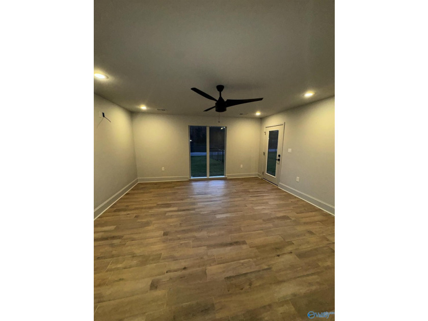 Waterfront Property in RBC! Completely Renovated, Almost new! - photo 15