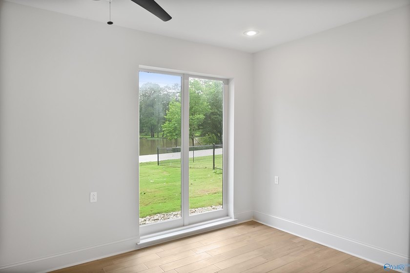 Waterfront Property in RBC! Completely Renovated, Almost new! - photo 22