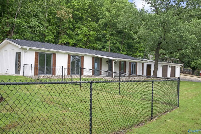 Waterfront Property in RBC! Completely Renovated, Almost new! - photo 44