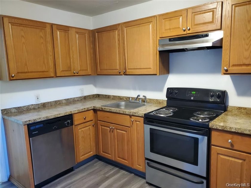 A great Investment Opportunity in Suffolk County. A rare, Legal - photo 6