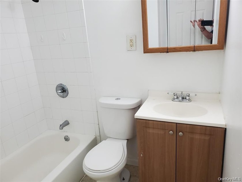 A great Investment Opportunity in Suffolk County. A rare, Legal - photo 7