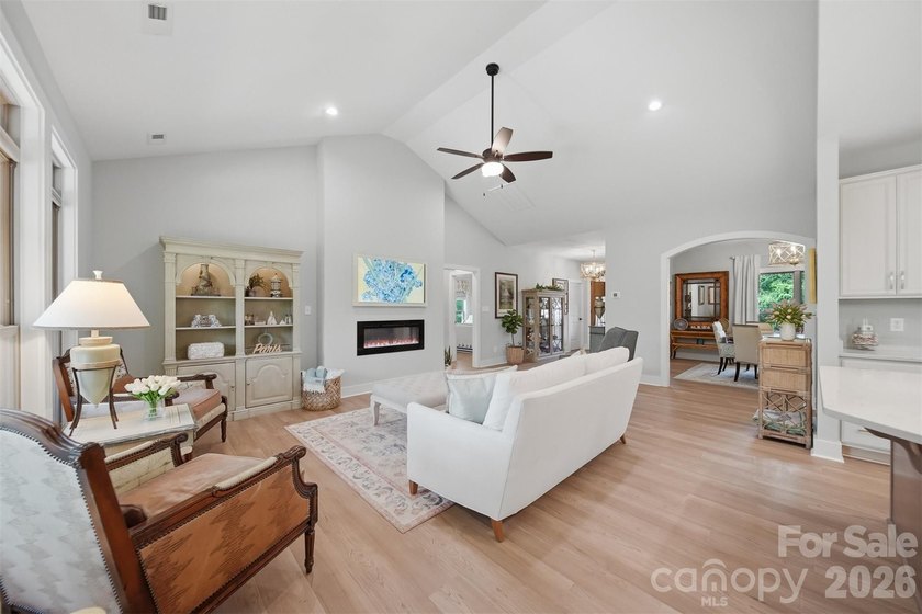 Custom home in a gated community, offering access to lake - photo 11