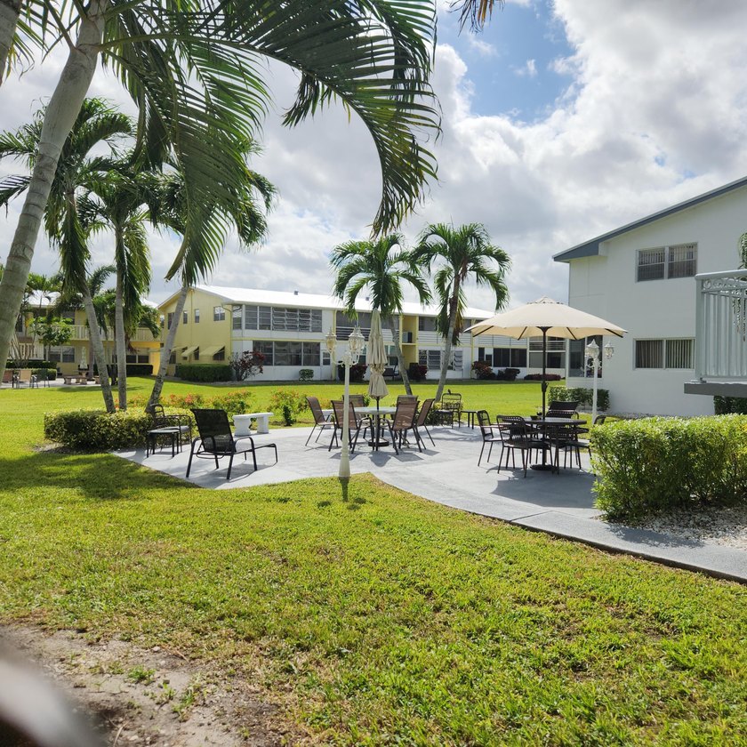 Great value for this sparkling professional cleaned condo. Walk - photo 21