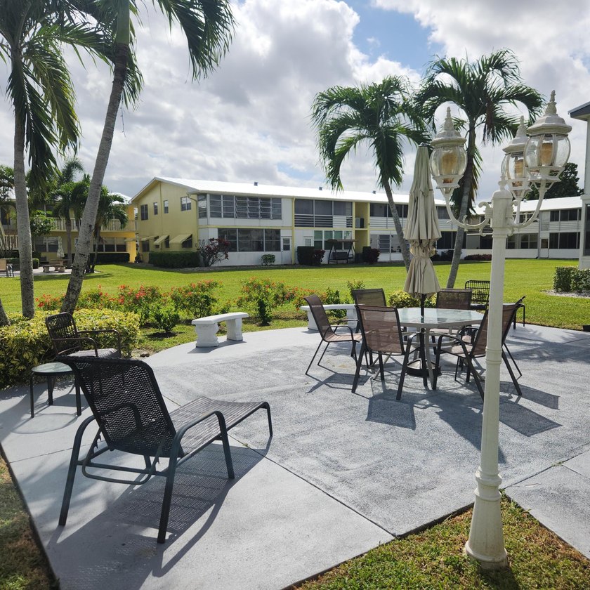 Great value for this sparkling professional cleaned condo. Walk - photo 24