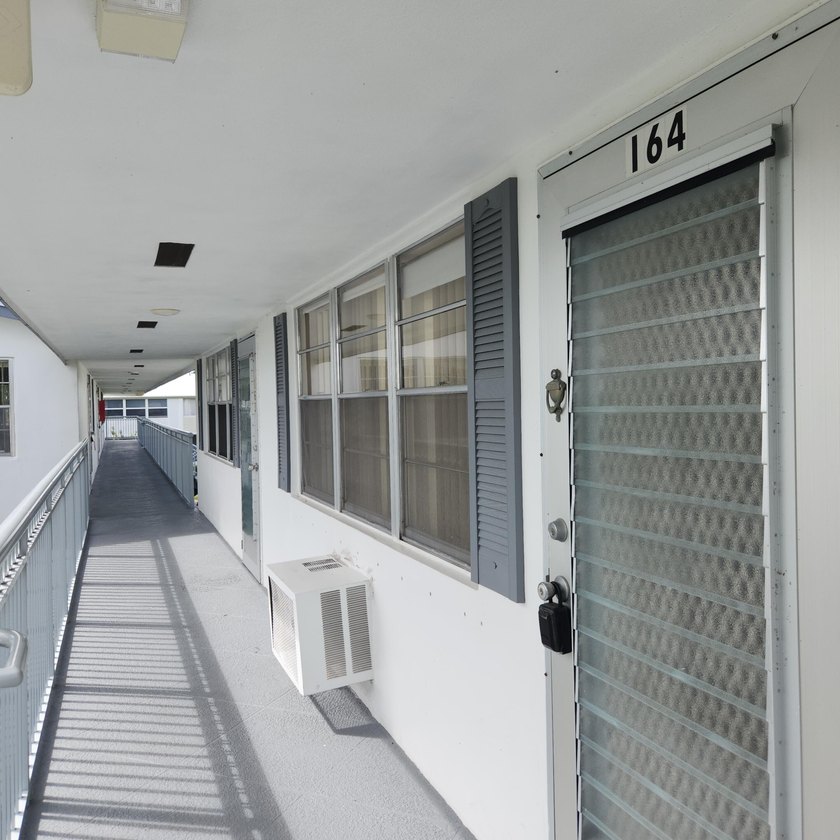 Great value for this sparkling professional cleaned condo. Walk - photo 26