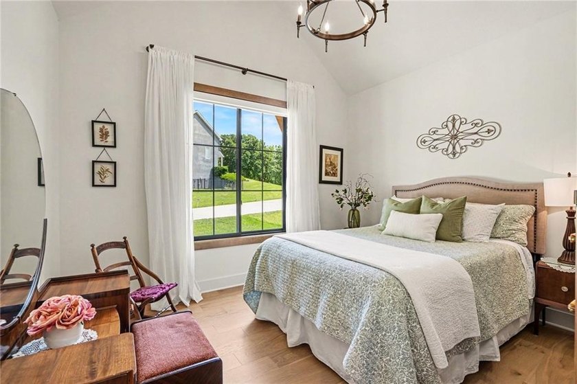 A stunning reverse ranch loaded with custom upgrades. Step - photo 8