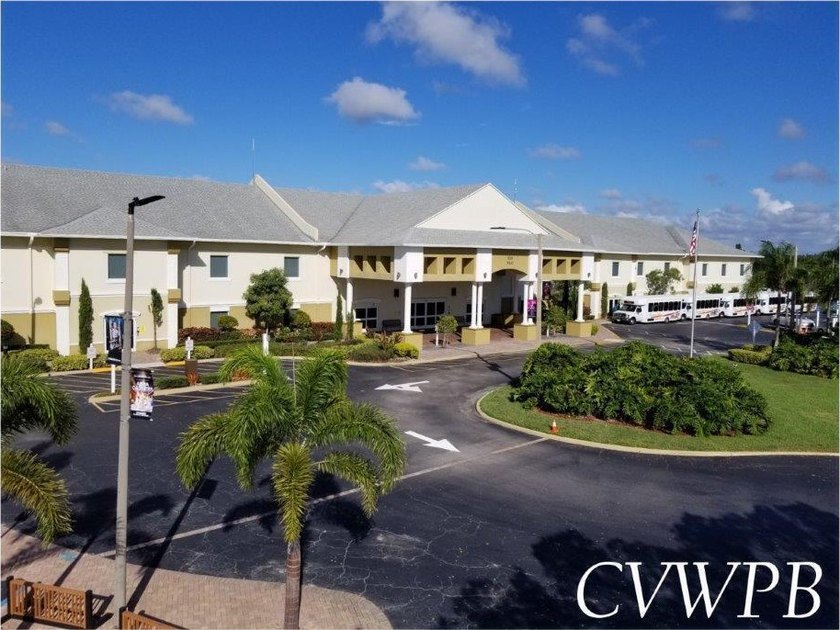 Great value for this sparkling professional cleaned condo. Walk - photo 33