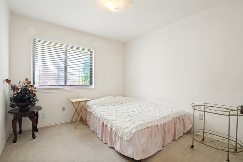 Rare opportunity in Canyon Creek! This spacious tri-level condo - photo 14