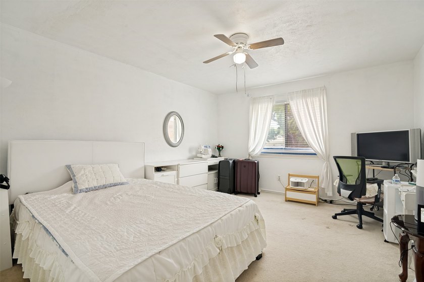 Rare opportunity in Canyon Creek! This spacious tri-level condo - photo 16