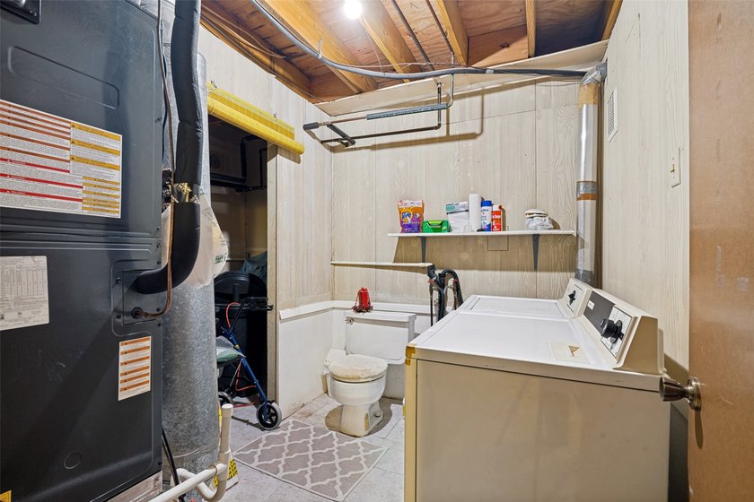 Rare opportunity in Canyon Creek! This spacious tri-level condo - photo 23