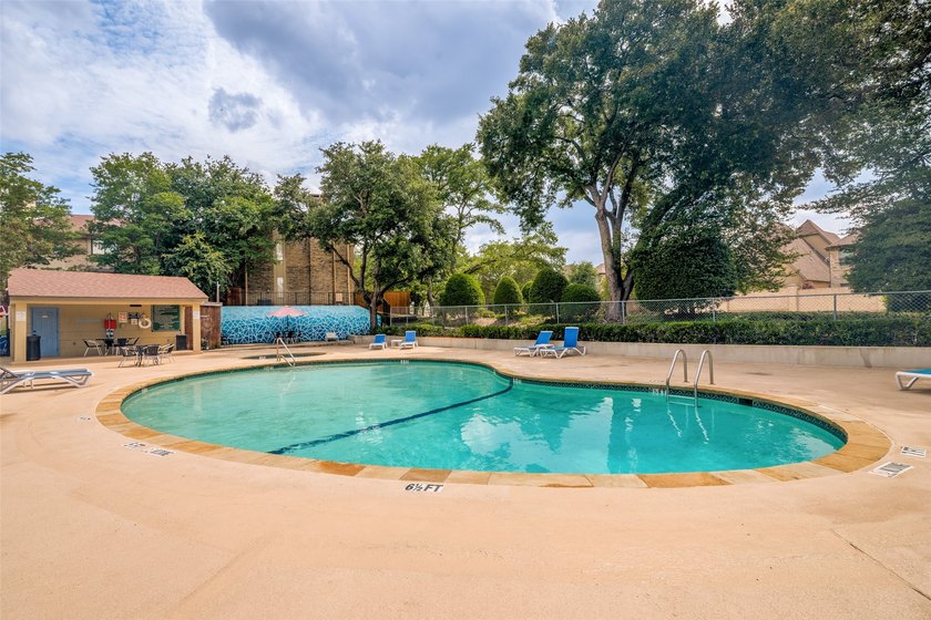 Rare opportunity in Canyon Creek! This spacious tri-level condo - photo 24
