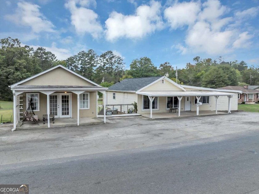 Located in the heart of downtown Acworth, this unique and - photo 2