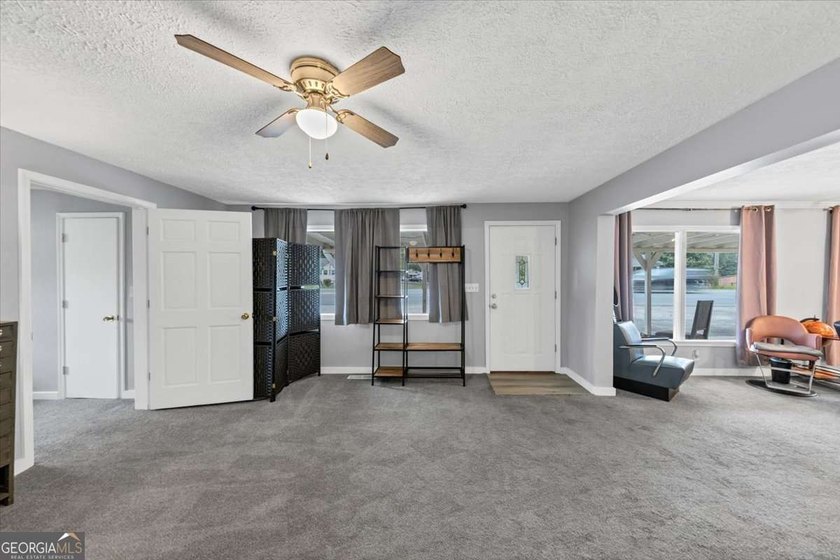 Located in the heart of downtown Acworth, this unique and - photo 3