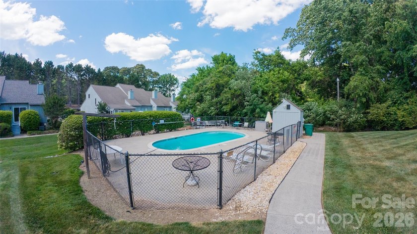 Renovated 2 bedroom, 2 bath townhome offering 1,200 square feet - photo 23