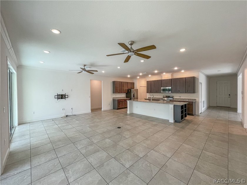 Move-in ready and situated on a desirable corner double lot - photo 14