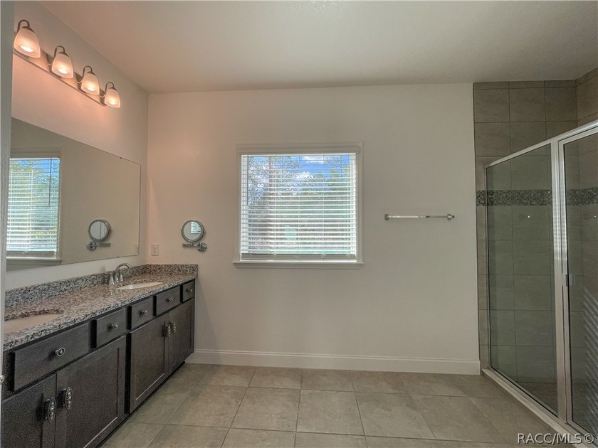 Move-in ready and situated on a desirable corner double lot - photo 18