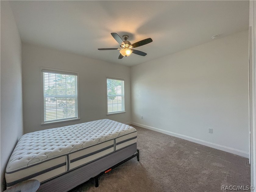 Move-in ready and situated on a desirable corner double lot - photo 21