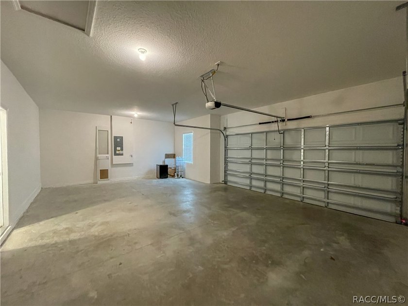 Move-in ready and situated on a desirable corner double lot - photo 30