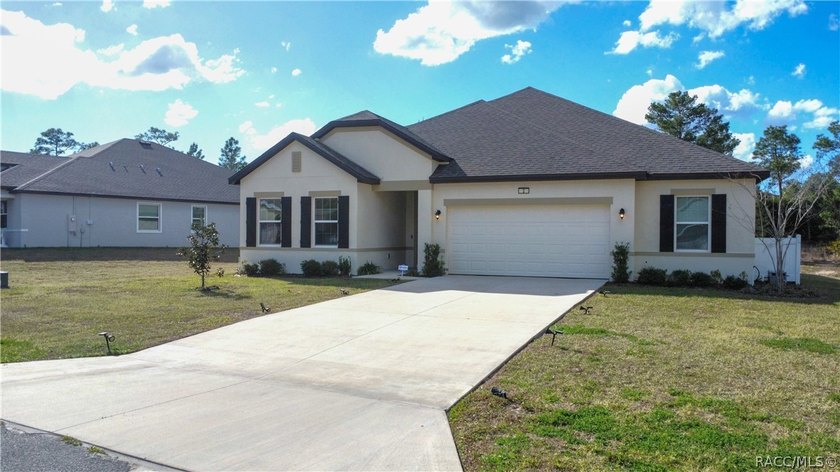 Move-in ready and situated on a desirable corner double lot - photo 39