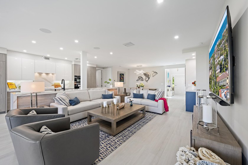Beautifully updated harbor home in the prestigious Admirals Cove - photo 11