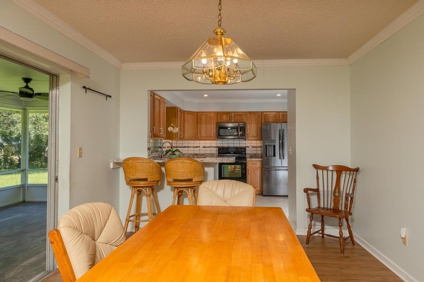 Welcome to this beautifully maintained family home offering - photo 12