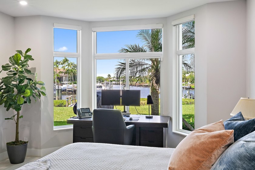 Beautifully updated harbor home in the prestigious Admirals Cove - photo 14