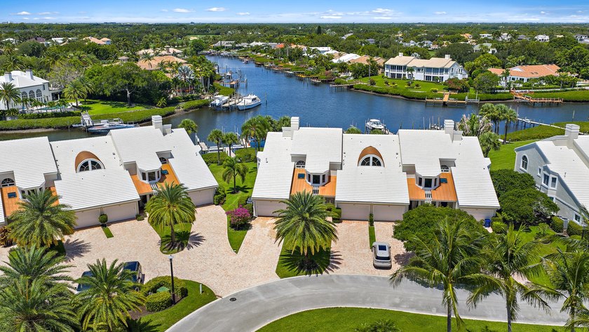 Beautifully updated harbor home in the prestigious Admirals Cove - photo 27
