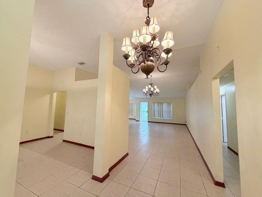 Welcome to this beautifully maintained Port St. Lucie home - photo 4