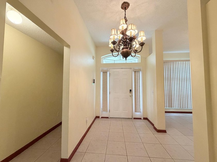 Welcome to this beautifully maintained Port St. Lucie home - photo 5