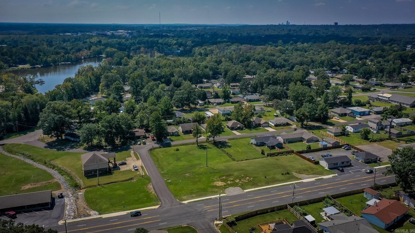 Prime Commercial Lot on High-Traffic Kiehl Avenue! Endless - photo 2