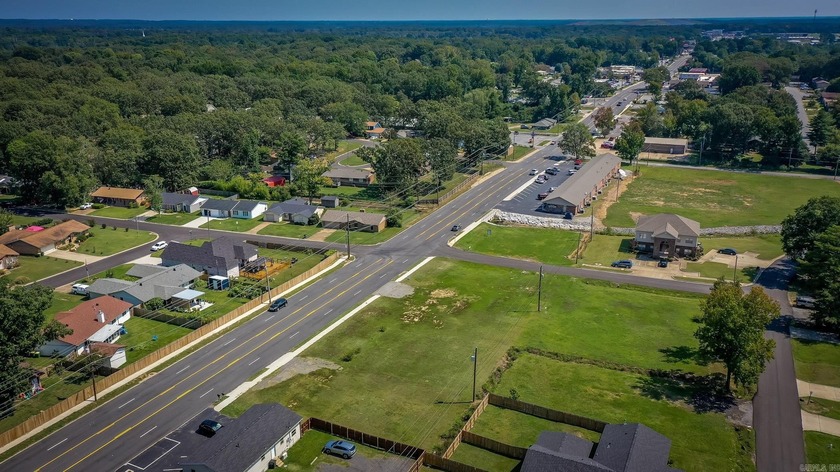 Prime Commercial Lot on High-Traffic Kiehl Avenue! Endless - photo 3