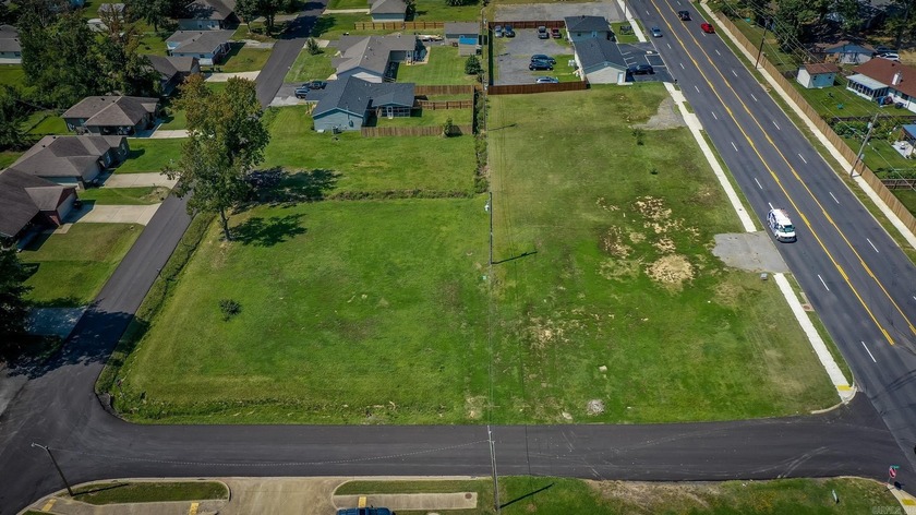 Prime Commercial Lot on High-Traffic Kiehl Avenue! Endless - photo 4