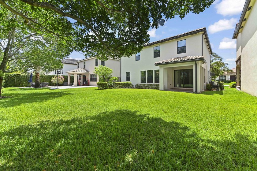 Welcome to 8899 Willow Cove Lane, a beautifully designed - photo 24