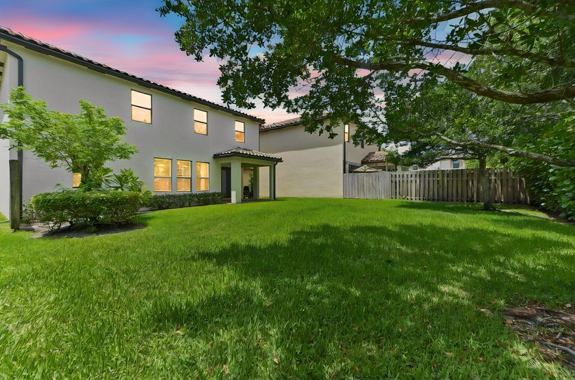 Welcome to 8899 Willow Cove Lane, a beautifully designed - photo 26