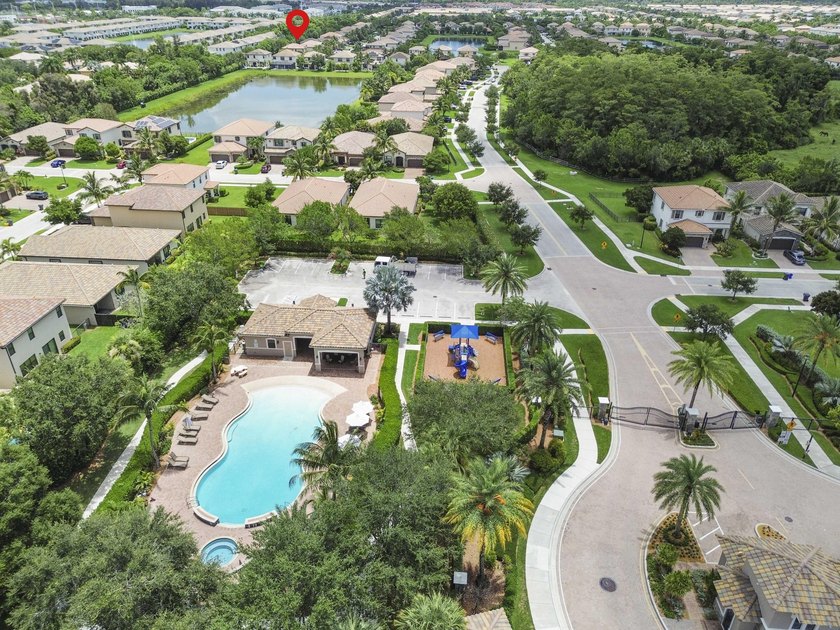 Welcome to 8899 Willow Cove Lane, a beautifully designed - photo 31