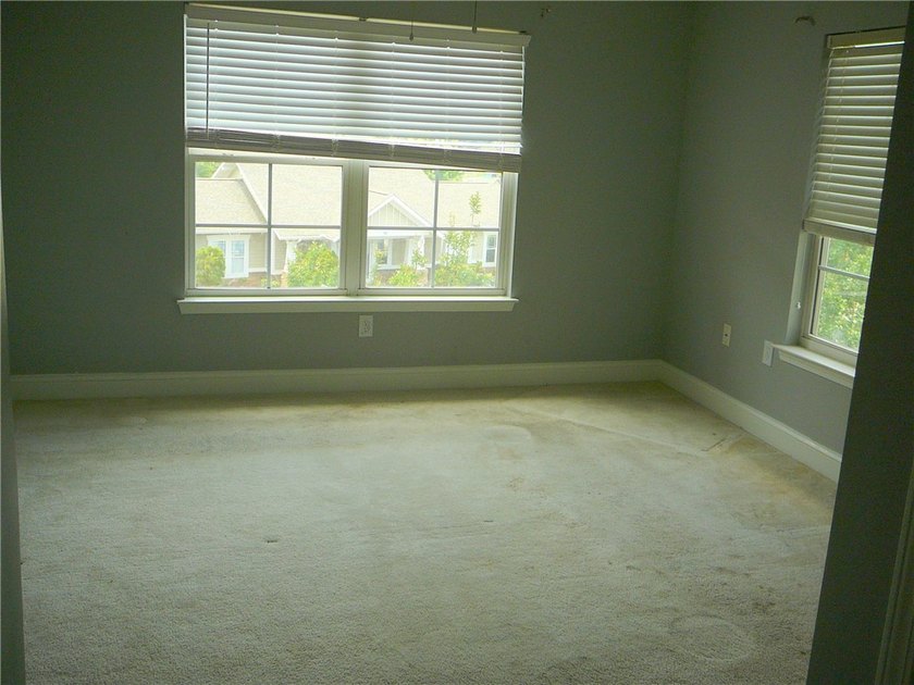 Discover an unparalleled lifestyle at Overlook Condominiums, a - photo 11