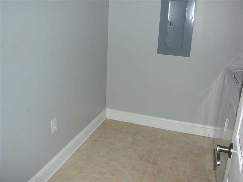 Discover an unparalleled lifestyle at Overlook Condominiums, a - photo 13