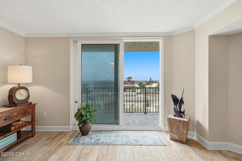 Magnificent Oceanfront living in beautiful Daytona Beach Shores! - photo 21
