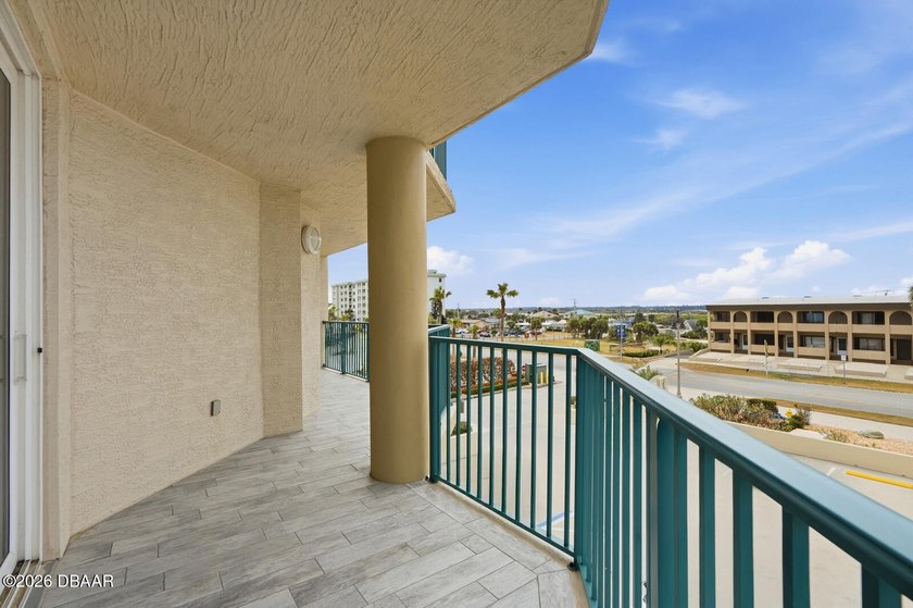 Magnificent Oceanfront living in beautiful Daytona Beach Shores! - photo 33