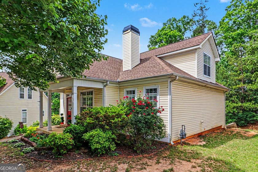 Welcome to 2685 Mariner Way, an updated, move-in-ready home - photo 4