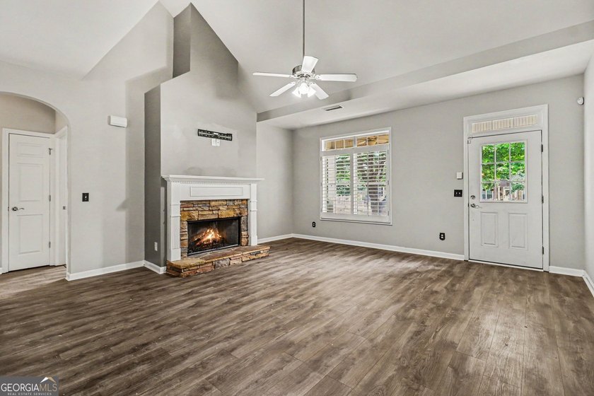 Welcome to 2685 Mariner Way, an updated, move-in-ready home - photo 6