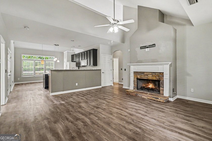 Welcome to 2685 Mariner Way, an updated, move-in-ready home - photo 7