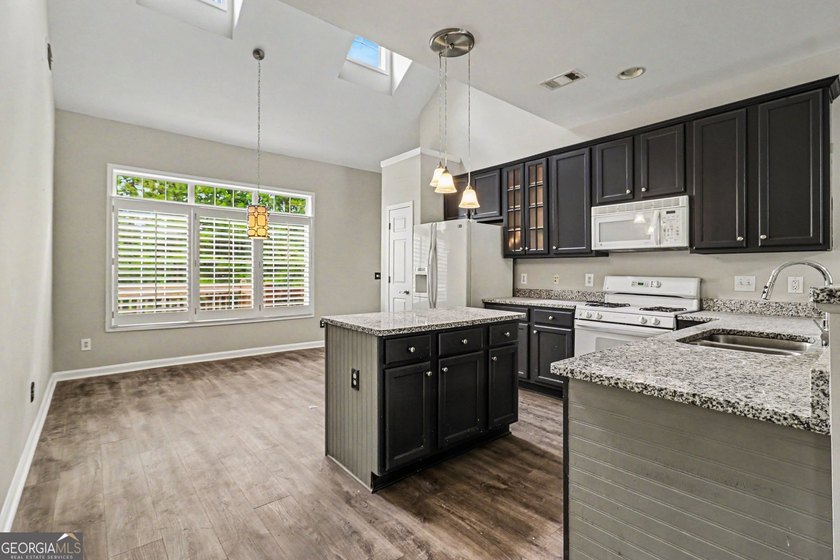 Welcome to 2685 Mariner Way, an updated, move-in-ready home - photo 9