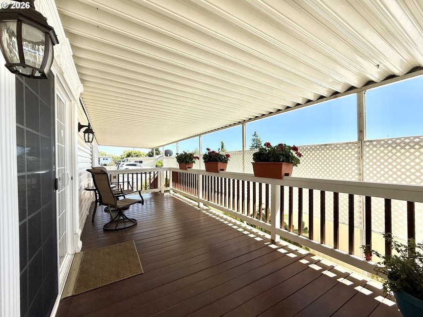 EXCELLENT CONDITION! 1984, 924 sq ft 2 bed, 2 bath manufactured - photo 34