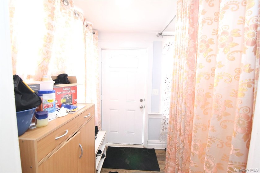 **Location! Location! Location!** This newly renovated large - photo 26