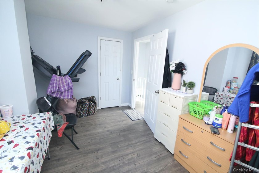 **Location! Location! Location!** This newly renovated large - photo 44