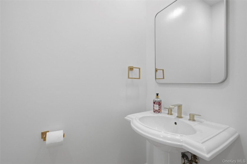 Welcome to this beautifully renovated Colonial in the - photo 10